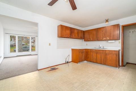 421 E Dearborn St, Plano, IL 60545 photo 11