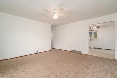 421 E Dearborn St, Plano, IL 60545 photo 8
