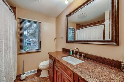 175 N Lyle Ave, Elgin, IL 60123 photo 24