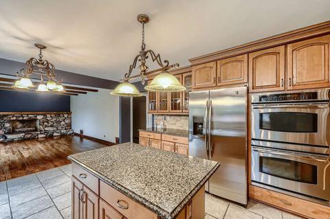 175 N Lyle Ave, Elgin, IL 60123 photo 9