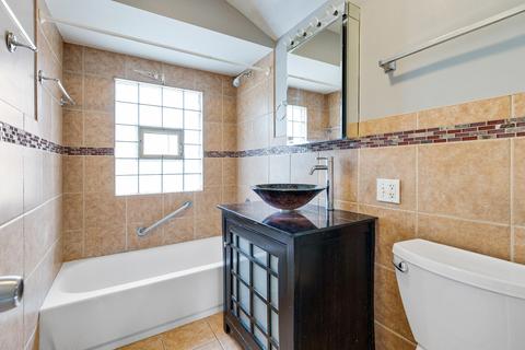 2116 E 98th St, Chicago, IL 60617 photo 10