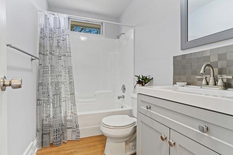 102 Iris Rd, Darien, IL 60561 photo 13