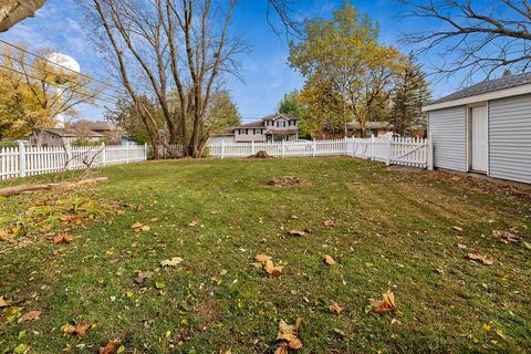 102 Iris Rd, Darien, IL 60561 photo 16