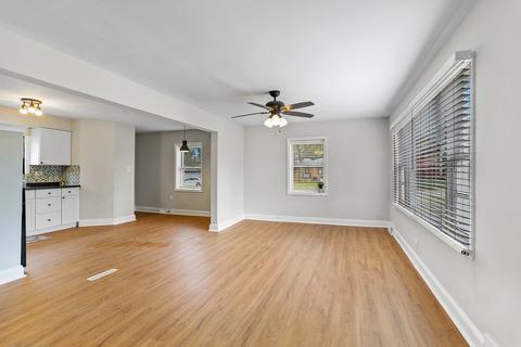 102 Iris Rd, Darien, IL 60561 photo 6