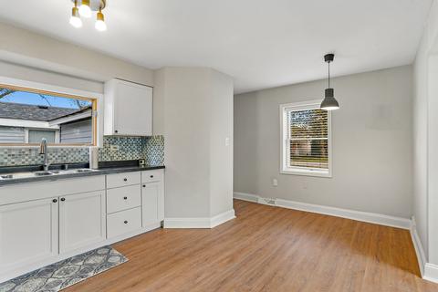 102 Iris Rd, Darien, IL 60561 photo 10