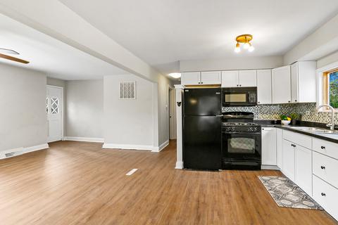 102 Iris Rd, Darien, IL 60561 photo 8
