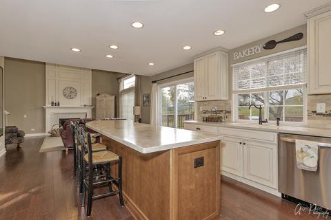 240 Aberdeen Dr, Algonquin, IL 60102 photo 11