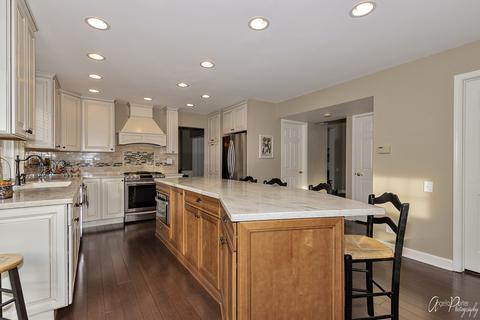 240 Aberdeen Dr, Algonquin, IL 60102 photo 12