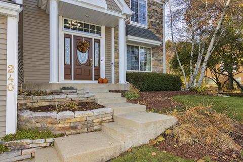 240 Aberdeen Dr, Algonquin, IL 60102 photo 2