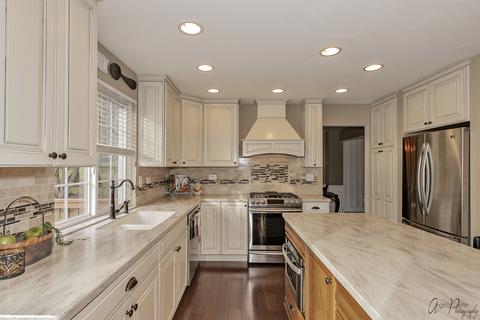 240 Aberdeen Dr, Algonquin, IL 60102 photo 9