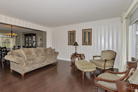 240 Aberdeen Dr, Algonquin, IL 60102 photo 4