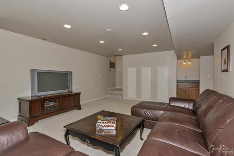 240 Aberdeen Dr, Algonquin, IL 60102 photo 31