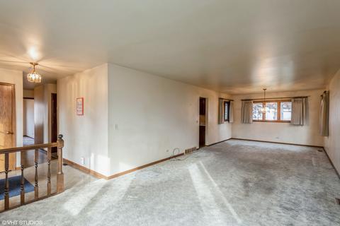 621 N Lyle Ave, Elgin, IL 60123 photo 4