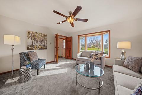 1410 Torrey Trl, Johnsburg, IL 60051 photo 2