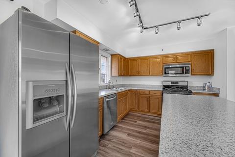 100 E Devon Ave, Roselle, IL 60172 photo 9