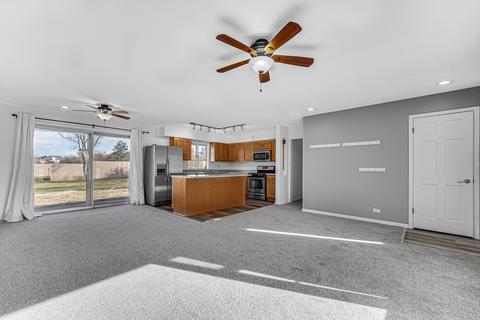 100 E Devon Ave, Roselle, IL 60172 photo 7