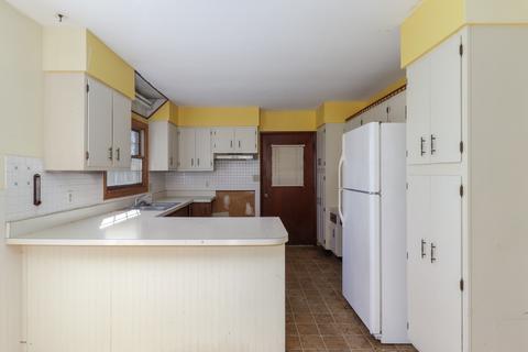 706 Oak St, Delavan, IL 61734 photo 8