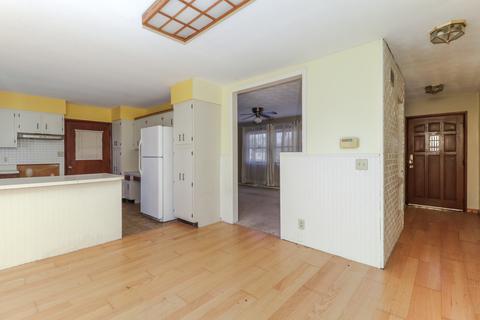 706 Oak St, Delavan, IL 61734 photo 7