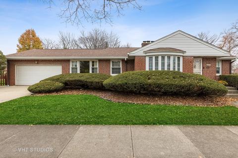 305 E May St, Elmhurst, IL 60126 photo 2