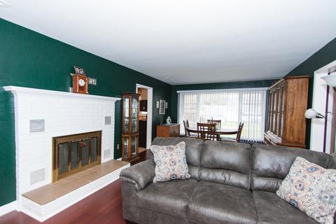 917 Lincoln St, Chenoa, IL 61726 photo 4