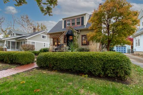 1423 E Olive St, Bloomington, IL 61701 photo 2
