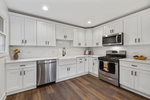 2402 Eastman St, Rolling Meadows, IL 60008 photo 4