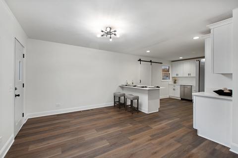 2402 Eastman St, Rolling Meadows, IL 60008 photo 8