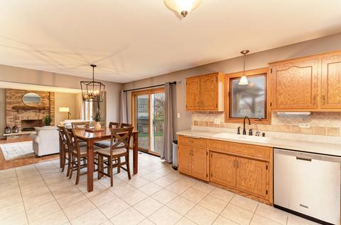 602 Edgewater Dr, Minooka, IL 60447 photo 14