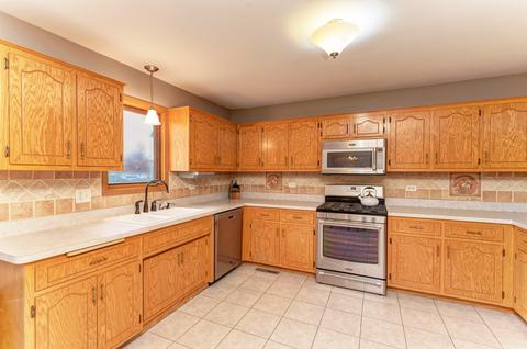 602 Edgewater Dr, Minooka, IL 60447 photo 18