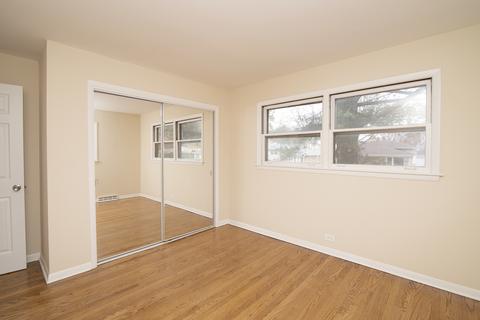 1056 Irwin Ave, Des Plaines, IL 60018 photo 17