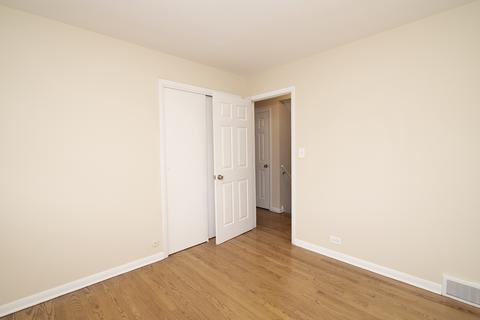 1056 Irwin Ave, Des Plaines, IL 60018 photo 20