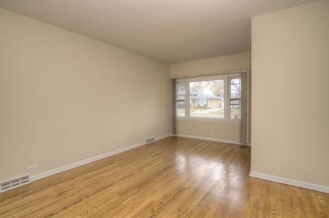 1056 Irwin Ave, Des Plaines, IL 60018 photo 6