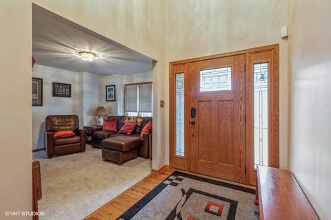 15223 Eyre Cir, Plainfield, IL 60544 photo 2