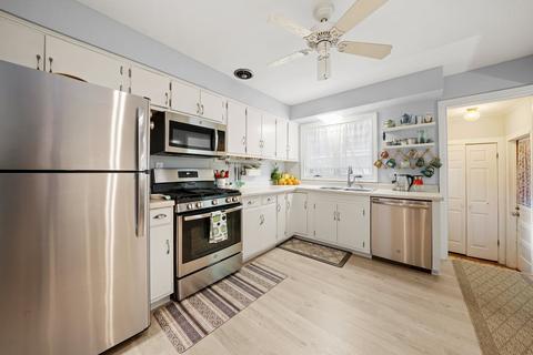 407 S Albert St, Mount Prospect, IL 60056 photo 8