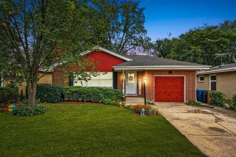 407 S Albert St, Mount Prospect, IL 60056 photo 2