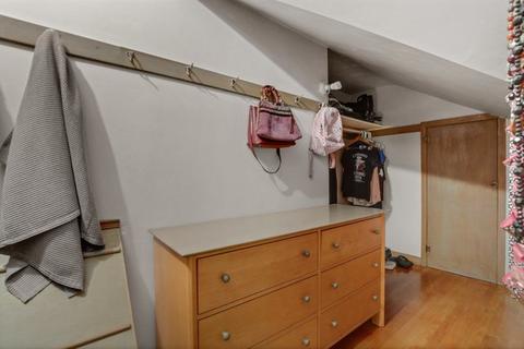 390 Bartram Rd, Riverside, IL 60546 photo 21