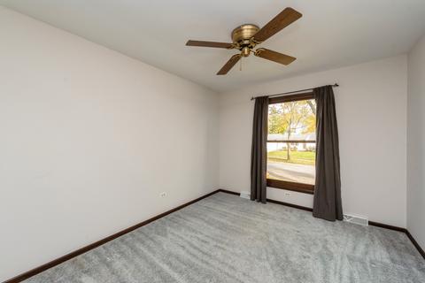 45 Lockman Cir, Elgin, IL 60123 photo 15