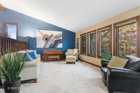 565 Apache Dr, Batavia, IL 60510 photo 3