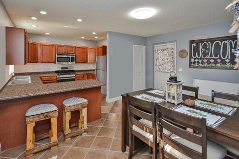 306 E Cherry St, Le Roy, IL 61752 photo 2