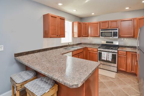 306 E Cherry St, Le Roy, IL 61752 photo 3