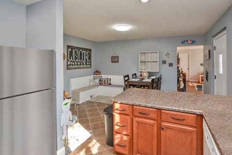 306 E Cherry St, Le Roy, IL 61752 photo 8