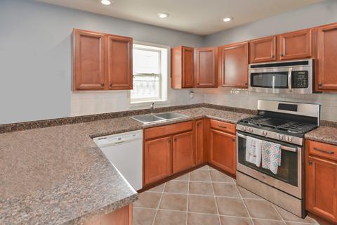 306 E Cherry St, Le Roy, IL 61752 photo 6