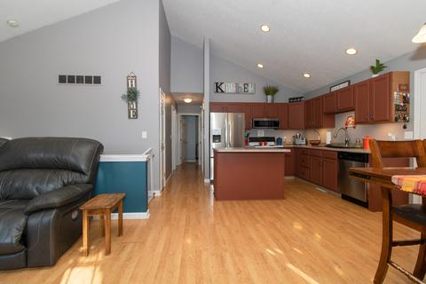 202 4th St, Mackinaw, IL 61755 photo 5