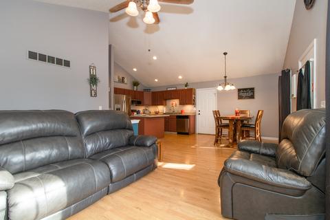 202 4th St, Mackinaw, IL 61755 photo 10