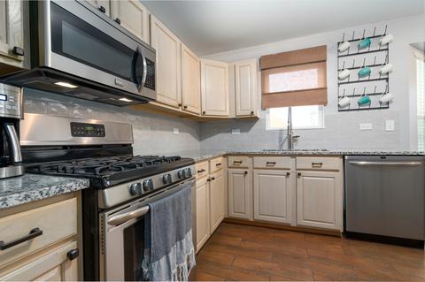 1402 Brookfield Dr, Plainfield, IL 60586 photo 9