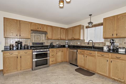 2007 Kennedy Dr, Mchenry, IL 60050 photo 13