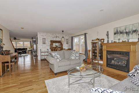 2007 Kennedy Dr, Mchenry, IL 60050 photo 4