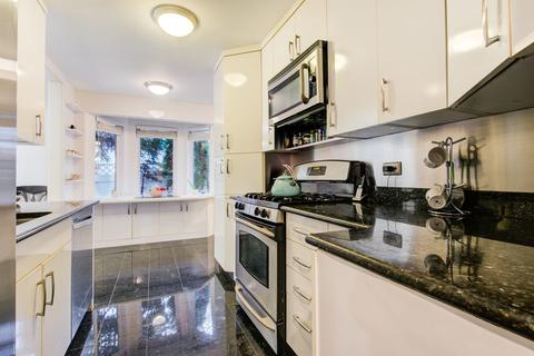 894 S Wolf Rd, Des Plaines, IL 60016 photo 8