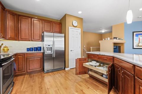 1890 Steffen Dr, Hoffman Estates, IL 60192 photo 13