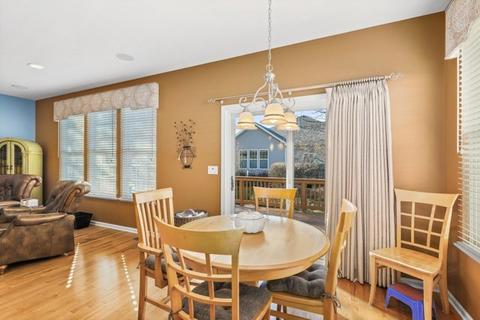1890 Steffen Dr, Hoffman Estates, IL 60192 photo 15